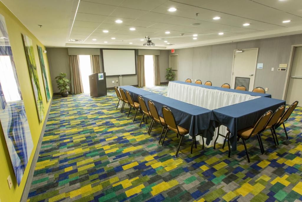 Holiday Inn Express Hotel & Suites McDonough an IHG Hotel image 15