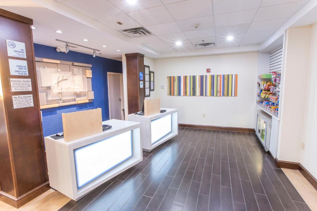 Holiday Inn Express Hotel & Suites McDonough an IHG Hotel image 8